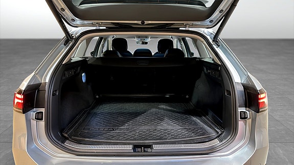 Volkswagen Passat 12 of 22