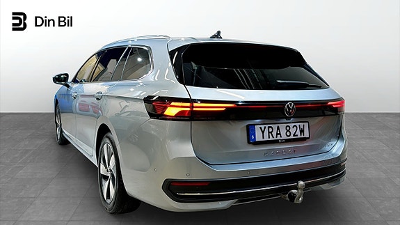 Volkswagen Passat 3 of 22