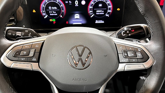 Volkswagen Passat 19 of 22