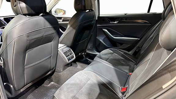 Volkswagen Passat 11 of 22