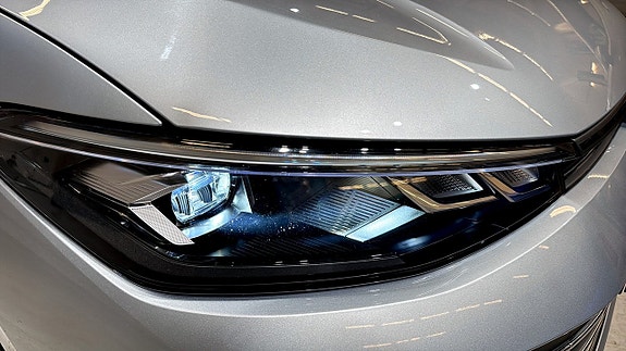 Volkswagen Passat 16 of 22