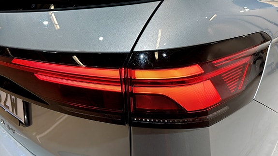 Volkswagen Passat 15 of 22