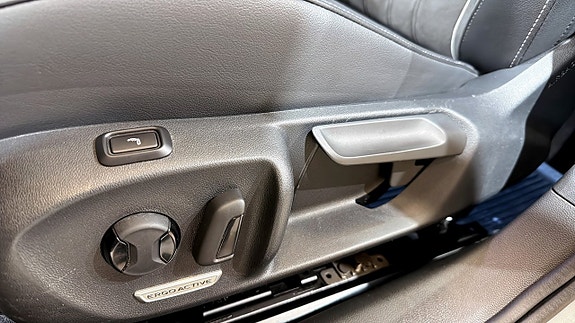 Volkswagen Passat 17 of 22