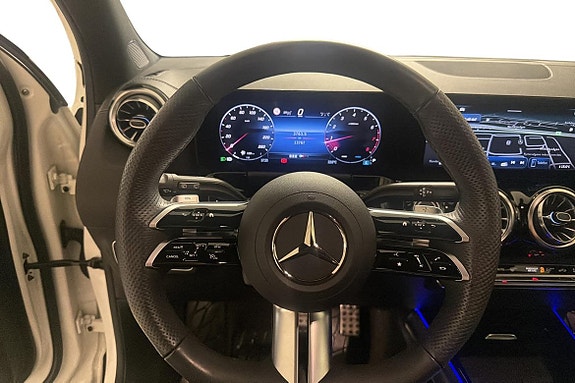 Mercedes-Benz GLA250 10 of 24