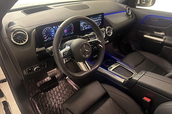 Mercedes-Benz GLA250 9 of 24