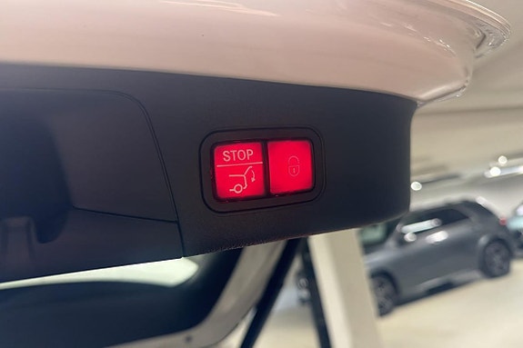 Mercedes-Benz GLA250 17 of 24