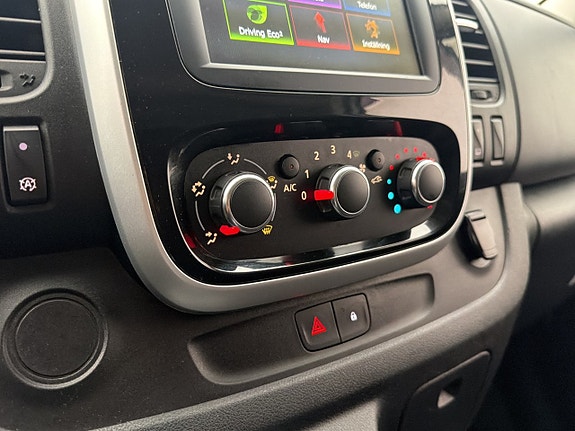 Renault Trafic 26 of 30