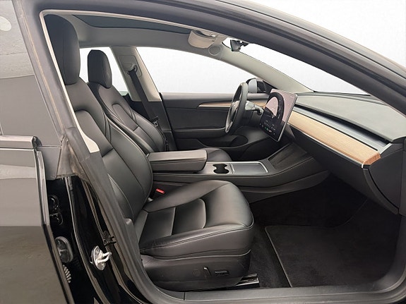 Tesla Model 3 28 of 30