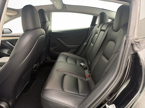 Tesla Model 3 29 of 30