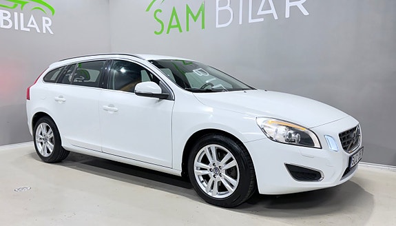 Volvo V60 2 of 18