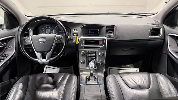 Volvo V60 11 of 18