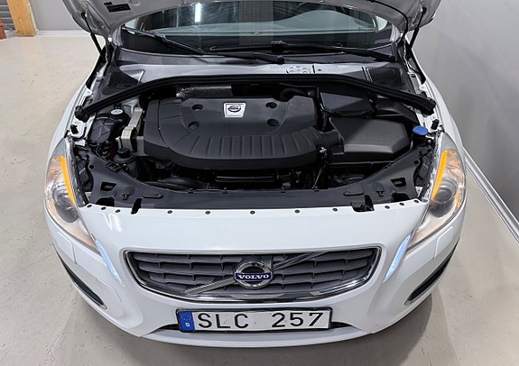 Volvo V60 17 of 18