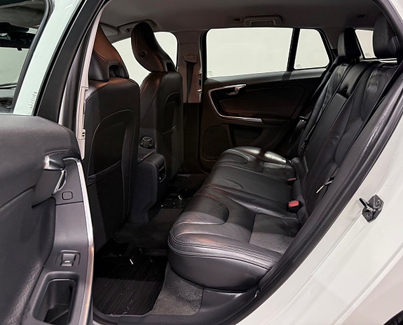 Volvo V60 16 of 18