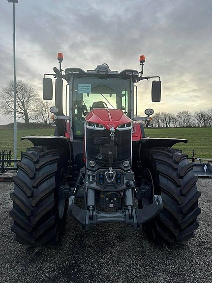 Massey Ferguson 8S.305 EX Dyna-VT/Demo 6 of 12