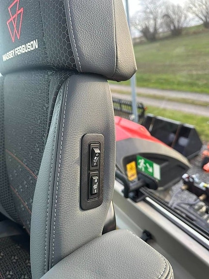 Massey Ferguson 8S.305 EX Dyna-VT/Demo 11 of 12