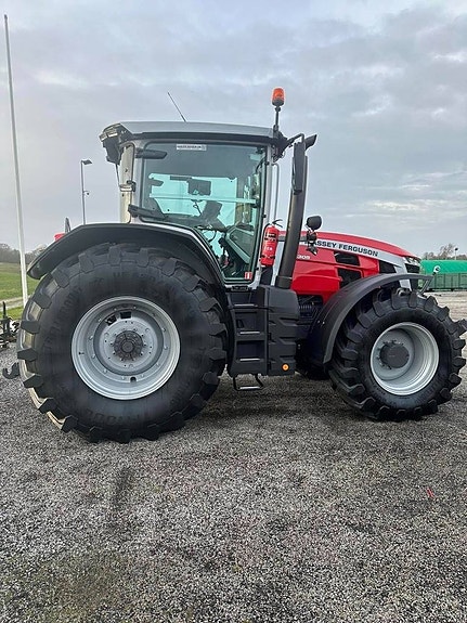 Massey Ferguson 8S.305 EX Dyna-VT/Demo 3 of 12