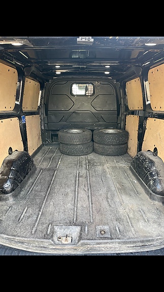 Ford Transit Custom 4 of 4