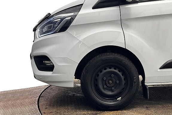 Ford Transit Custom 11 of 27