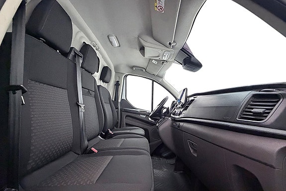 Ford Transit Custom 16 of 27