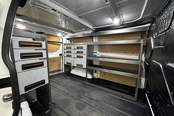Ford Transit Custom 12 of 27