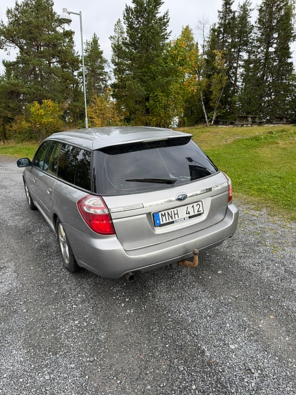 Subaru Legacy 5 of 5