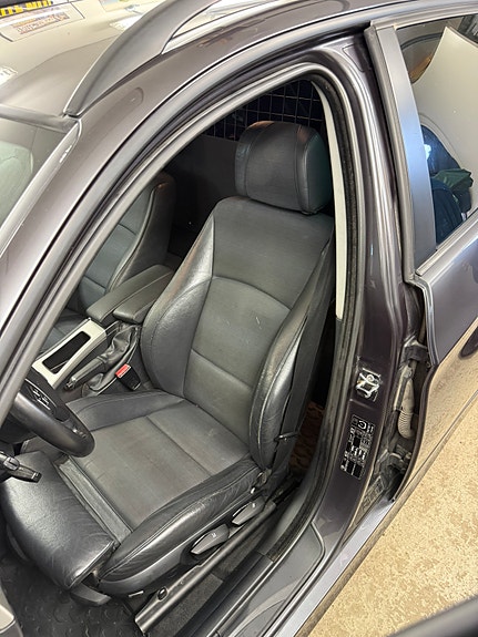BMW 320i 6 of 8