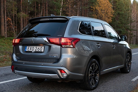 Mitsubishi Outlander 2 of 17
