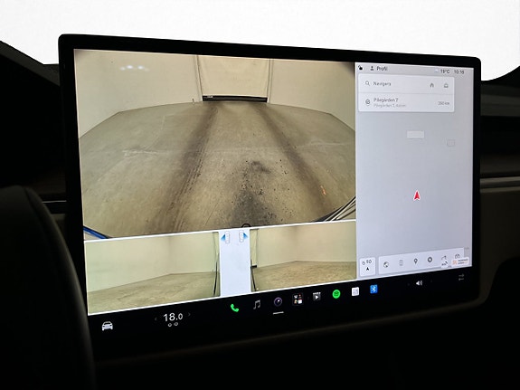 Tesla Model X 27 of 30
