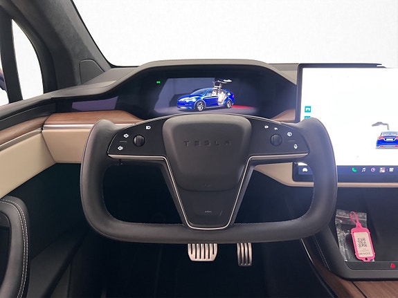 Tesla Model X 17 of 30