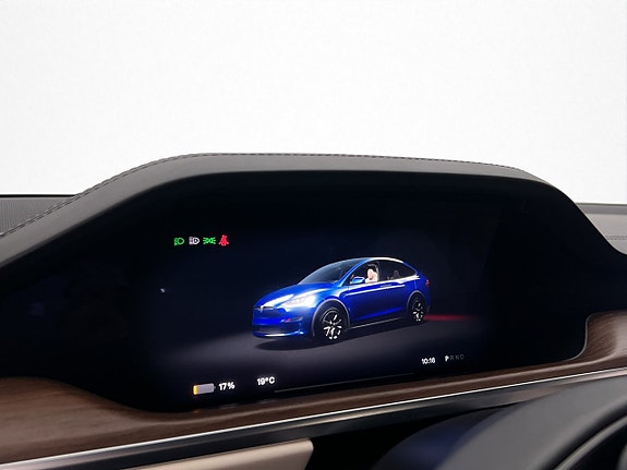 Tesla Model X 22 of 30