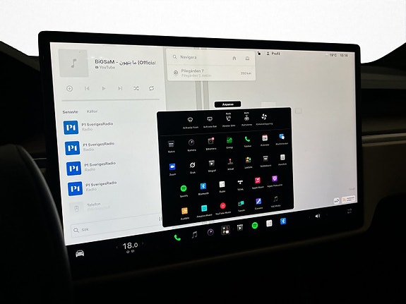 Tesla Model X 26 of 30