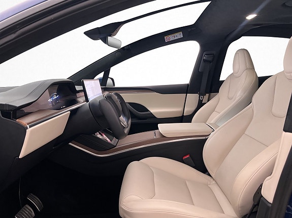 Tesla Model X 15 of 30
