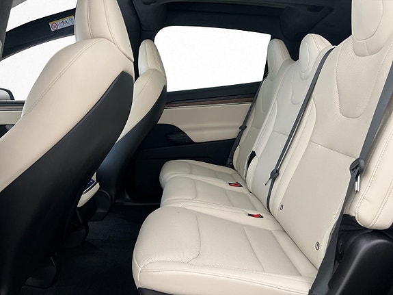 Tesla Model X 20 of 30