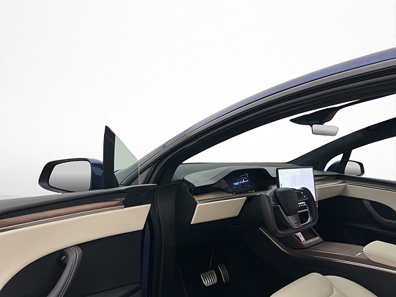 Tesla Model X 14 of 30