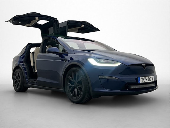 Tesla Model X 11 of 30