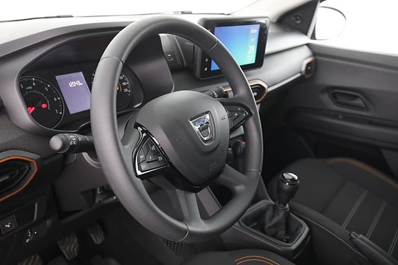 Dacia Sandero 12 of 30
