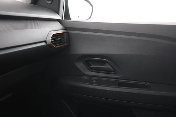Dacia Sandero 27 of 30