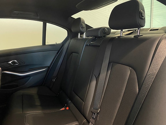 BMW 330e 9 of 12