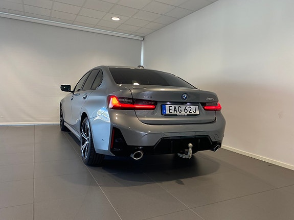 BMW 330e 10 of 12