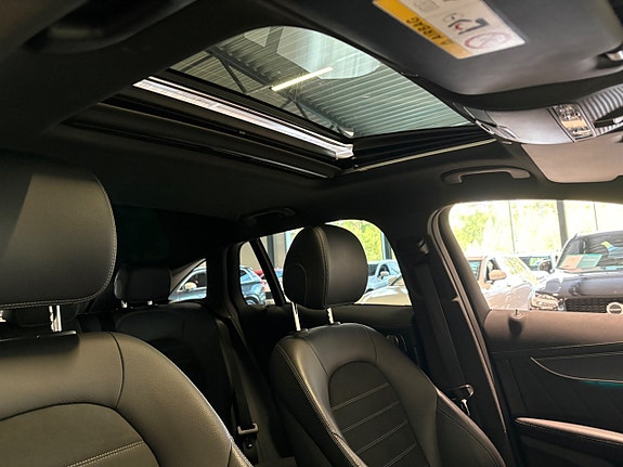Mercedes-Benz EQC400 16 of 27