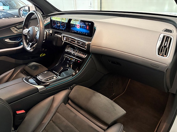 Mercedes-Benz EQC400 13 of 27
