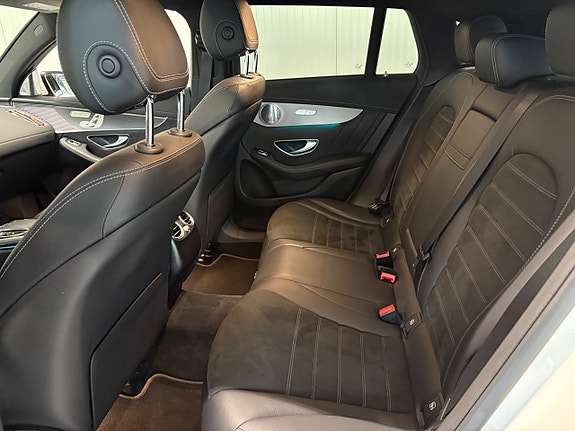 Mercedes-Benz EQC400 24 of 27
