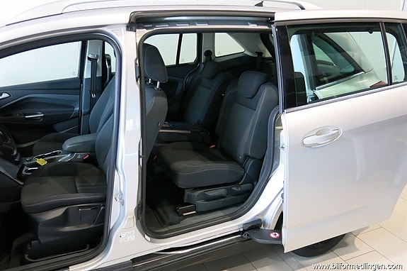 Ford C-Max 15 of 18