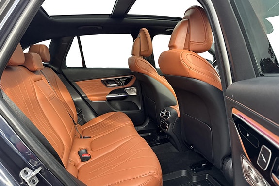 Mercedes-Benz GLC400 e 14 of 17