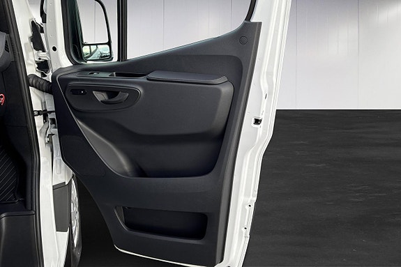 Mercedes-Benz eSprinter 420 14 of 20