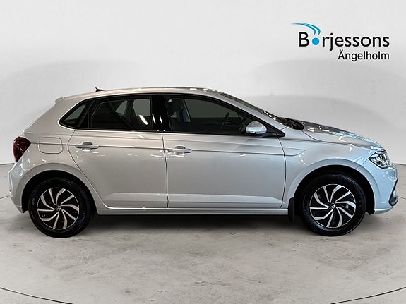 Volkswagen Polo 2 of 9
