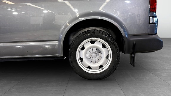 Volkswagen Caravelle 6 of 21