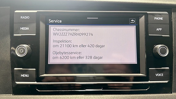 Volkswagen Caravelle 21 of 21