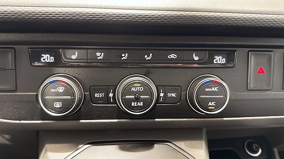Volkswagen Caravelle 20 of 21