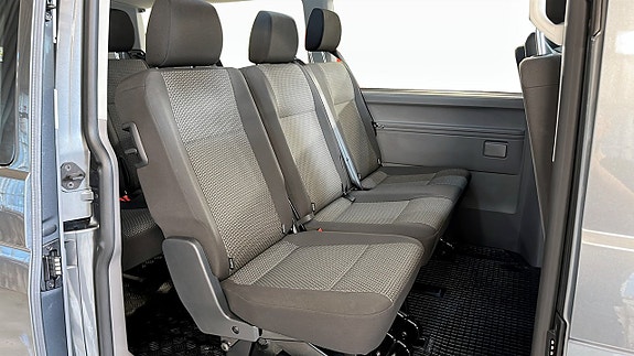 Volkswagen Caravelle 12 of 21